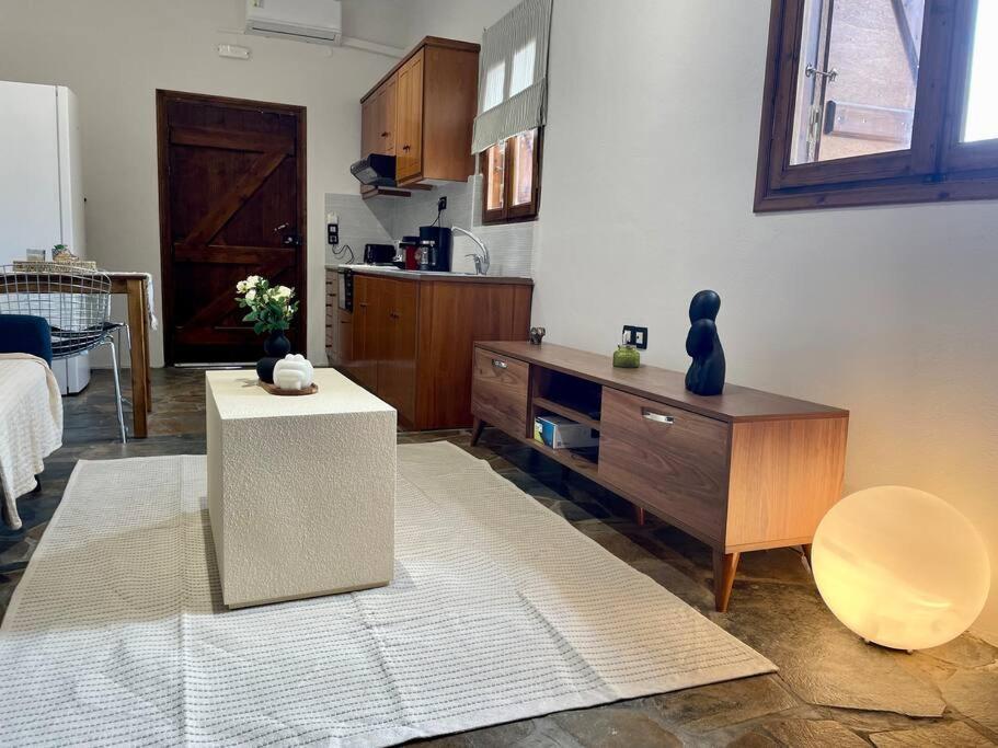 Almond Home Livadia  Eksteriør billede