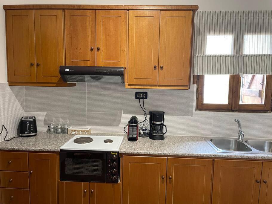 Almond Home Livadia  Eksteriør billede
